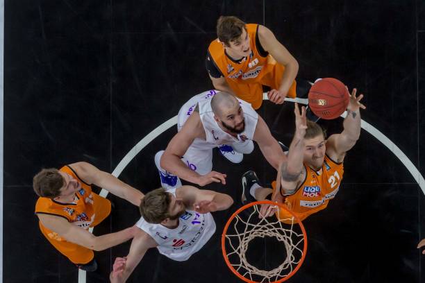 彰显了他作 彰显了他作