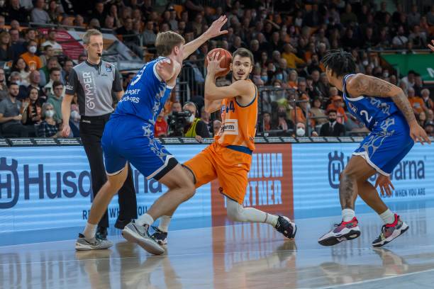 大批球迷热 大批球迷热